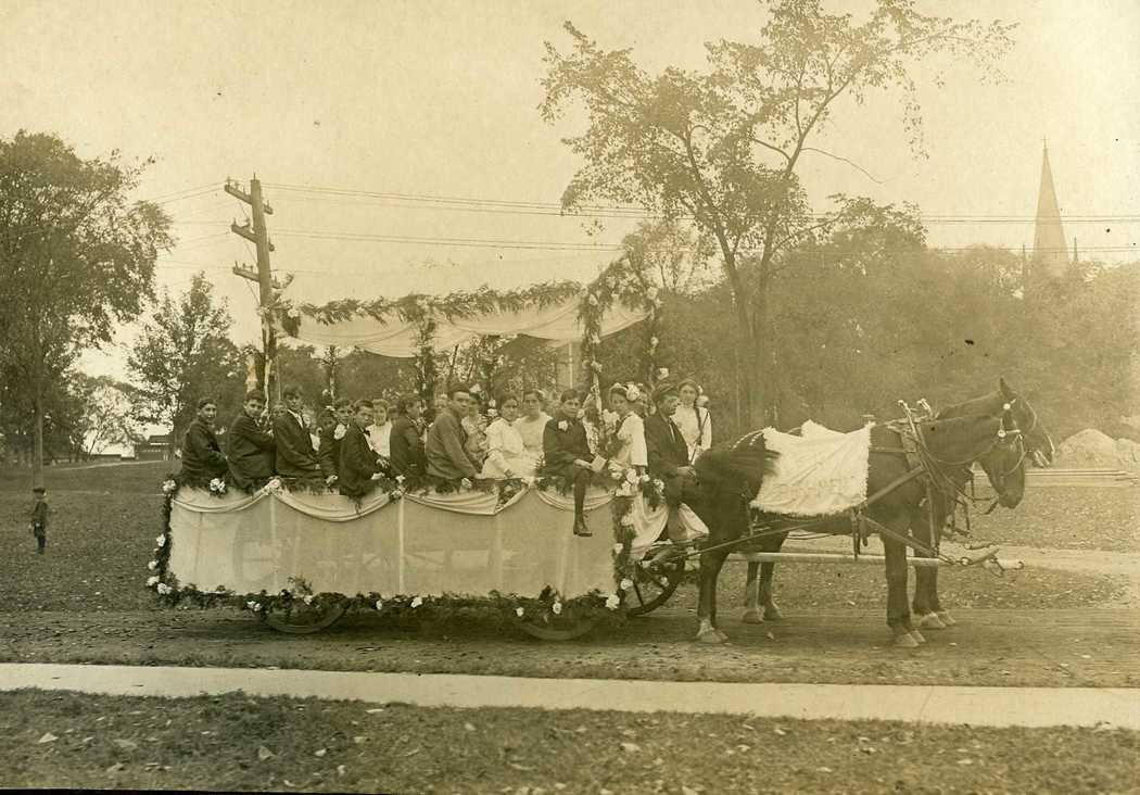 1910-Carnival-High-School-Freshmen-Class-of-1914.jpg