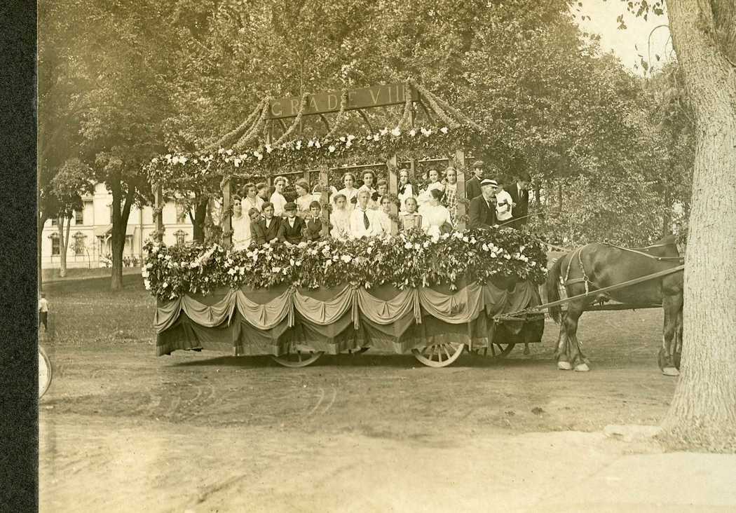 1910-Carnival-Center-School-Grade-8.jpg