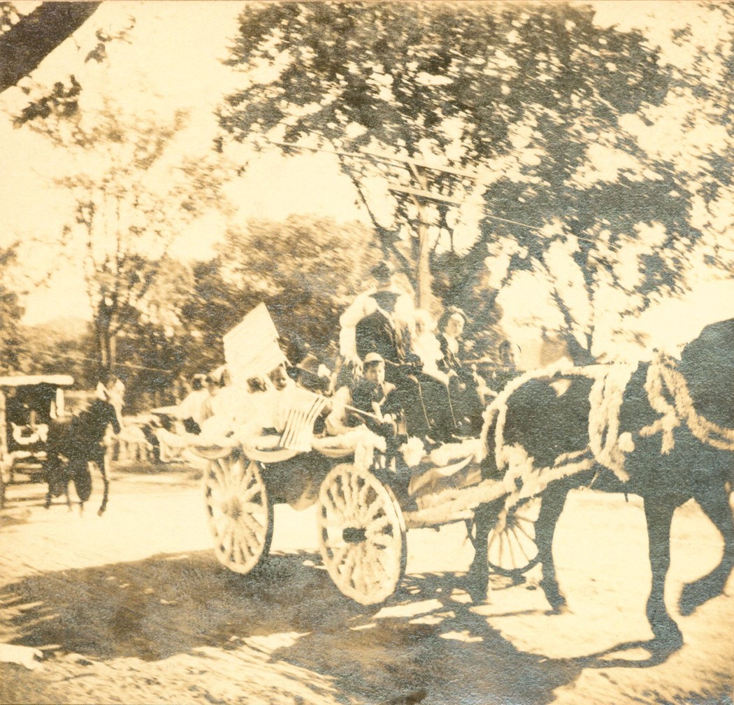 1906-Carnival-Unidentified-Buggy.jpg