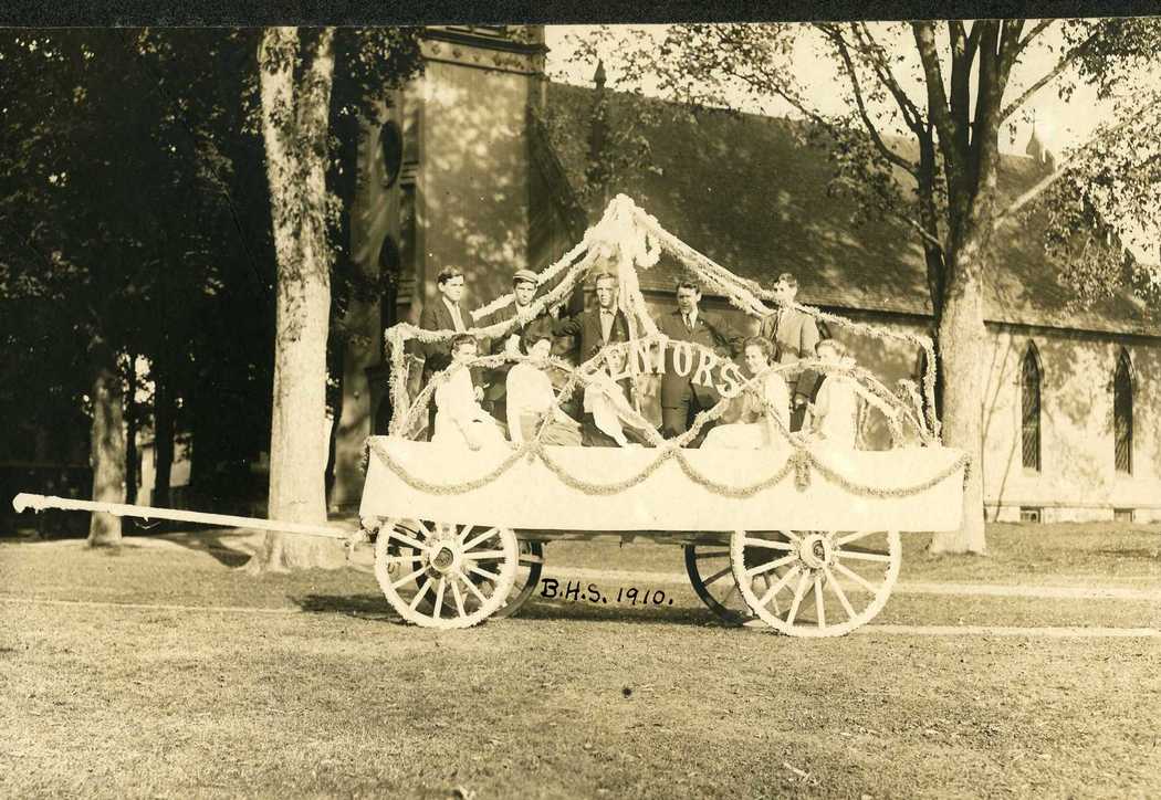 1909-Carnival-High-School-Seniors-Class-of-1910.jpg