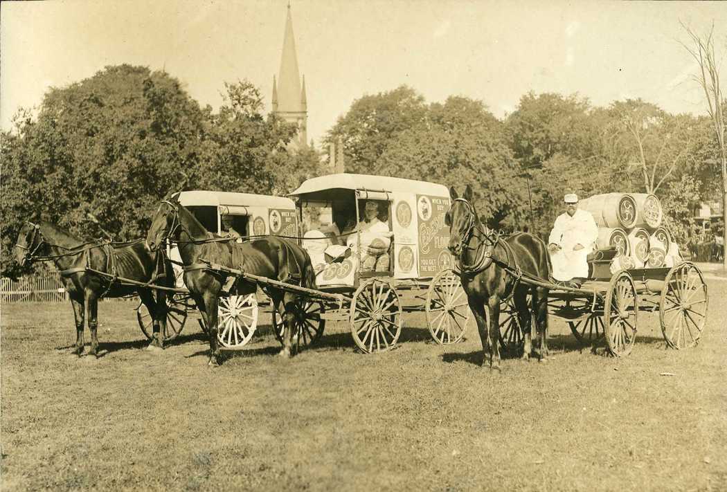 1909-Carnival-Ceresota-Flour-Carts.jpg