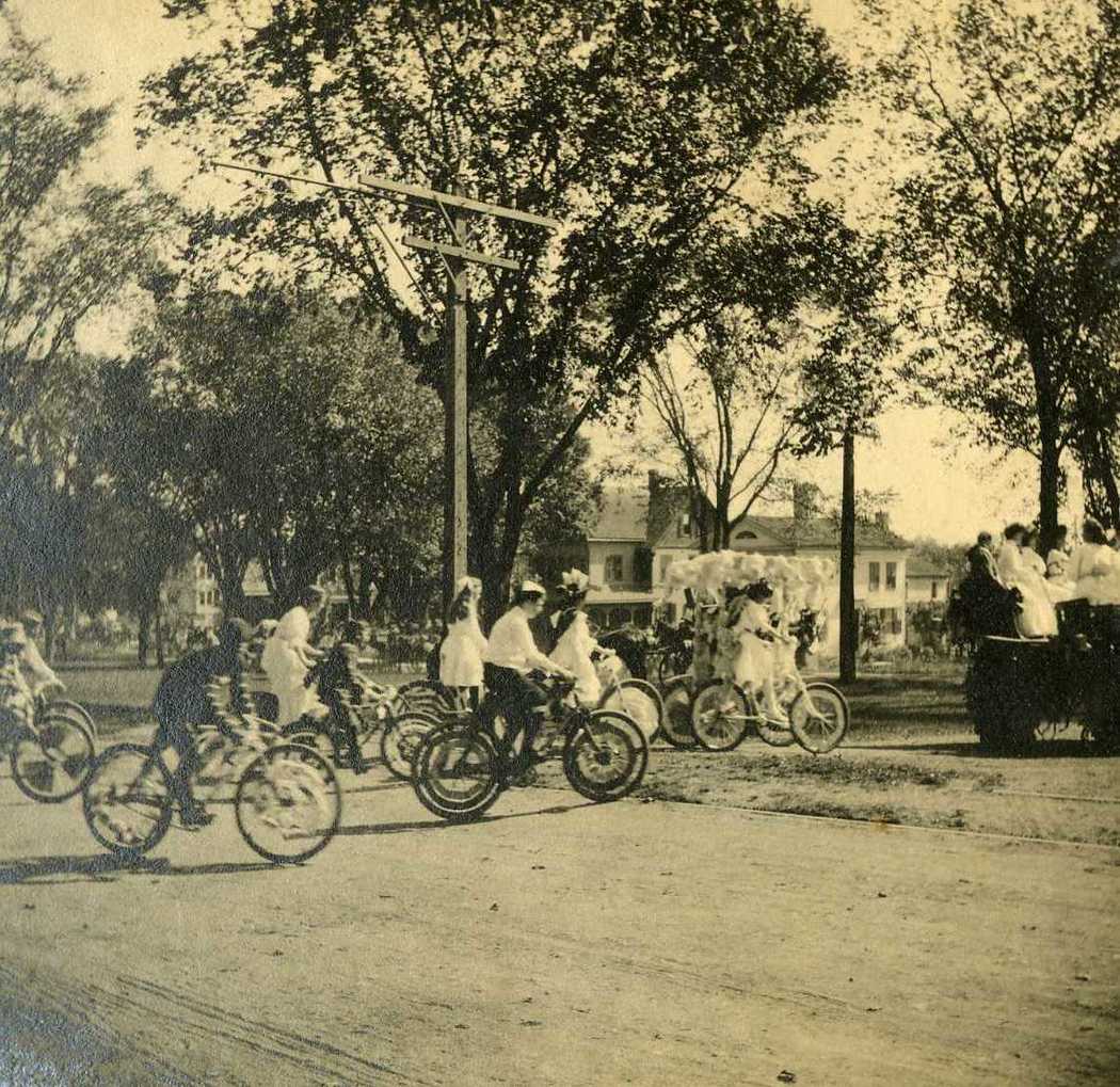 1905-Carnival-Children-on-Bikes.jpg