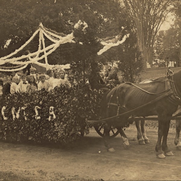 1910-Carnival-Center-School-float-7.jpg
