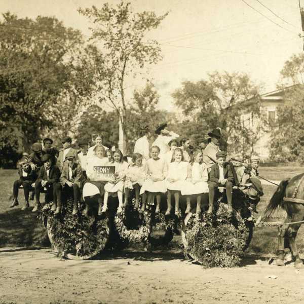 1909 Carnival: Stony Creek School Float