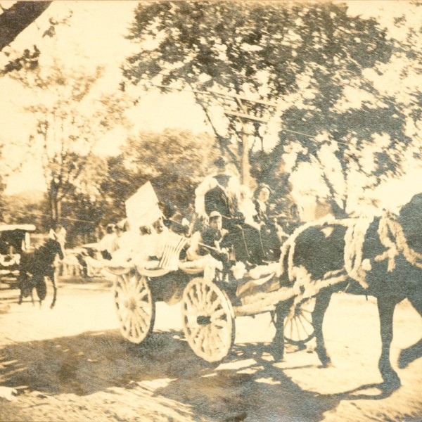 1906 Carnival: Unidentified Buggy