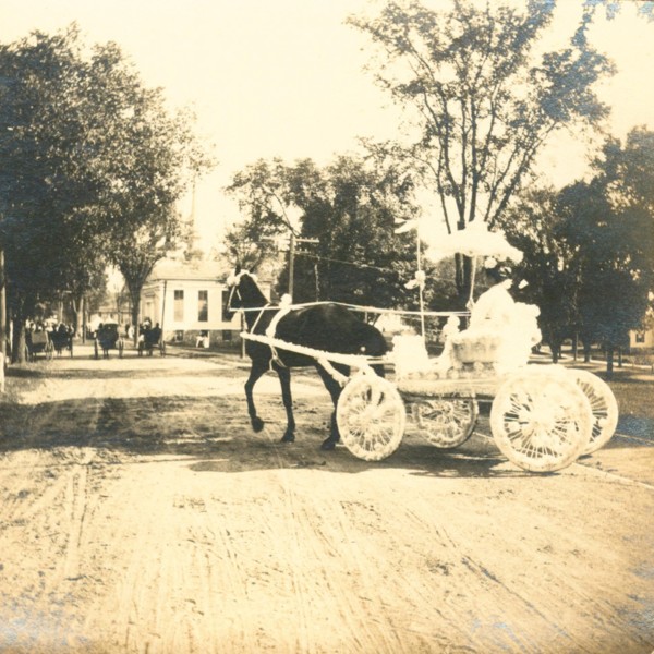 1906-Carnival-Horse-&-Buggy.jpg