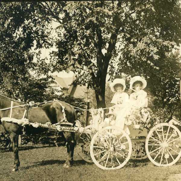 1909-Carnival-Mrs-Norman-Brainerd-&-Molly-Drake.jpg