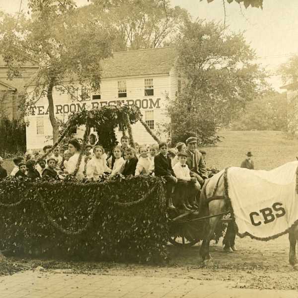 1910 Carnival: Canoe Brook School Float
