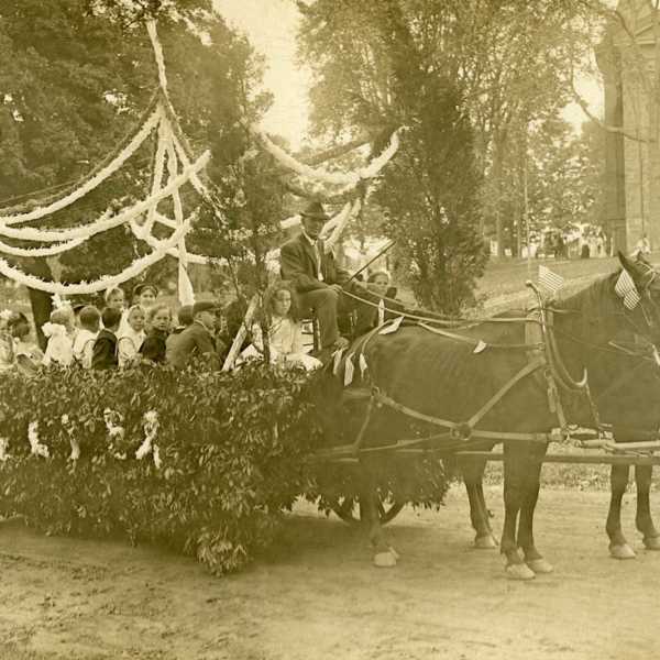 1910 Carnival: Center School Float #2