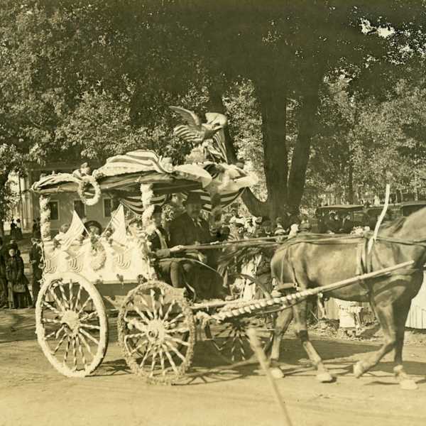1910-Carnival-Unidentified-Buggy.jpg