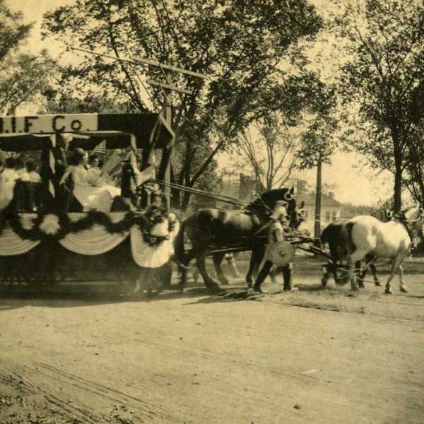 1905 Carnival: M.I.F. Co. Float #1b